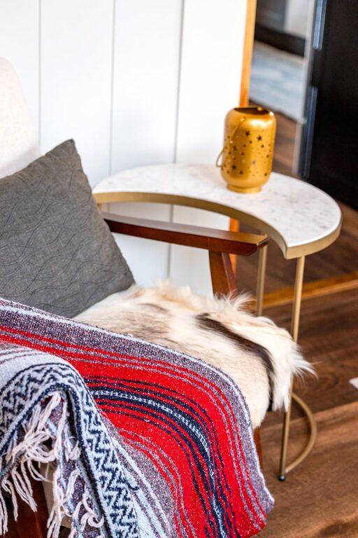 How to Create a Cosy Reading Nook at Home for All Seasons